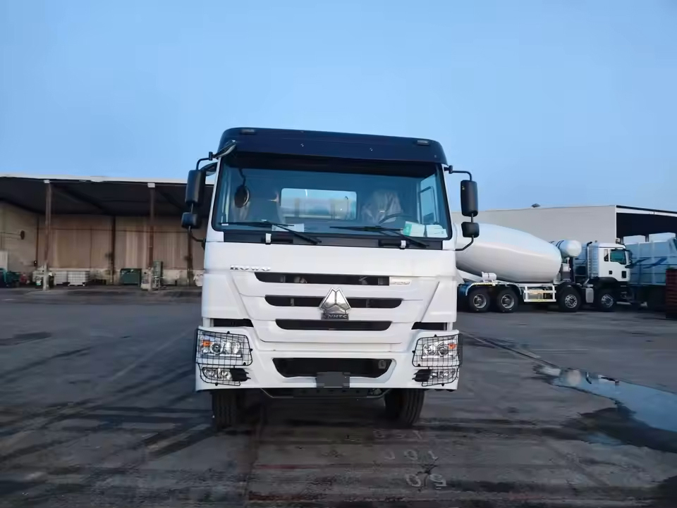 Boom Mixer Trucks - Feature: High Quality
