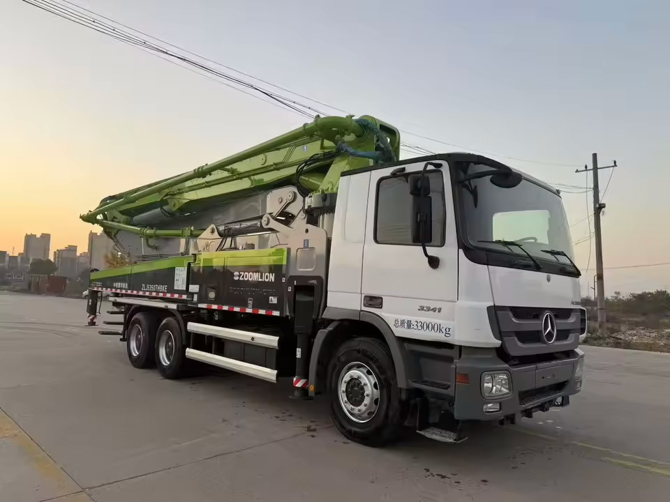 Boom Concrete Pump Truck - Feature: High Quality