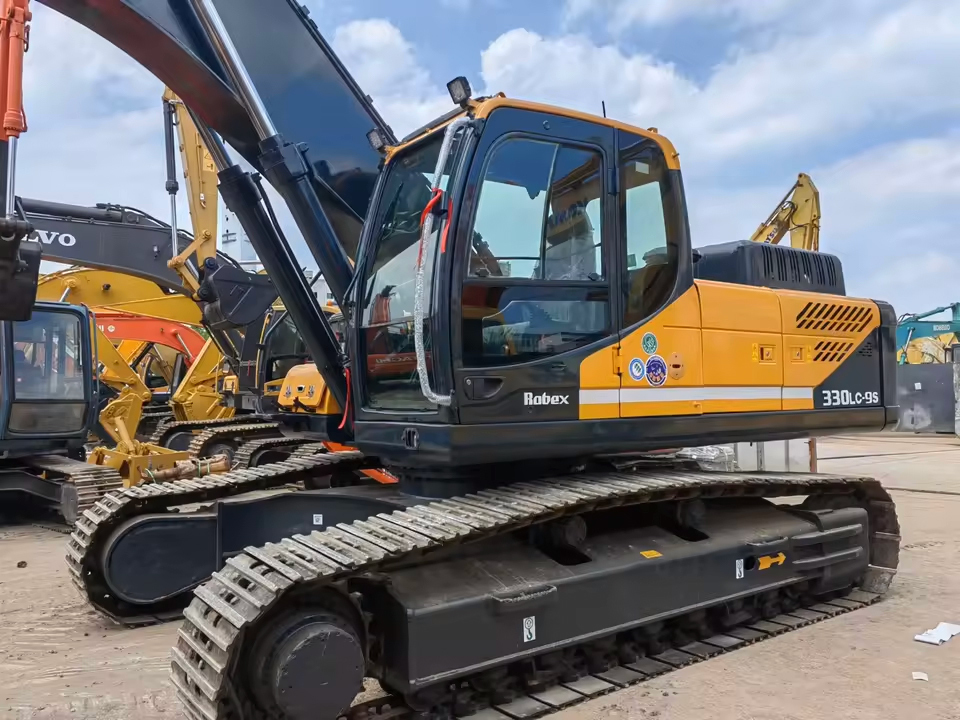 330lc Excavator Machine - Capacity: Upto 4 Ton