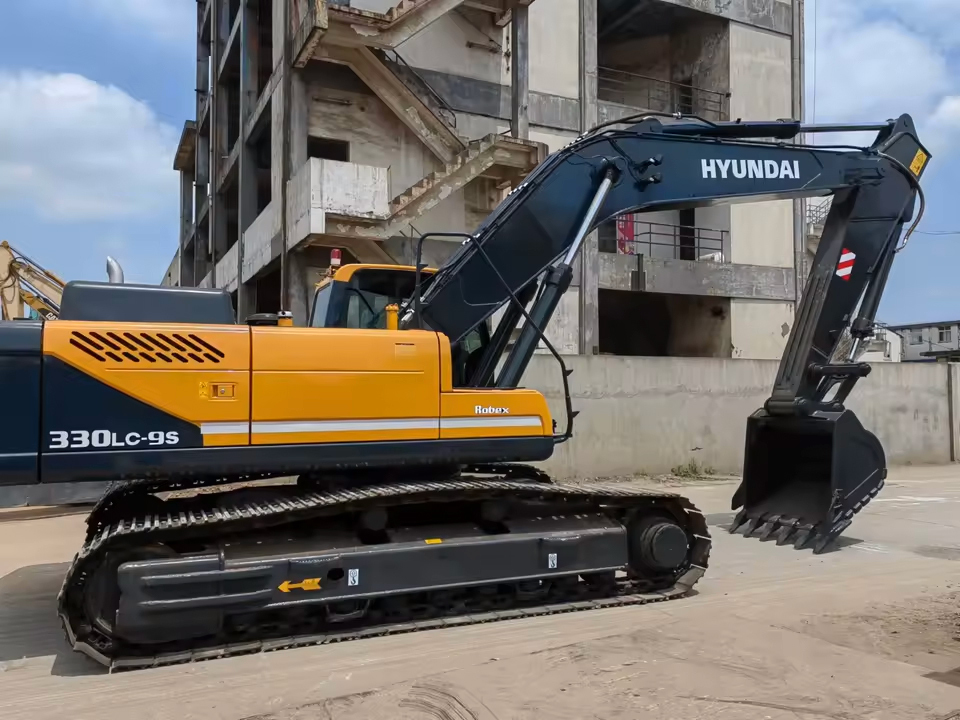 330lc Excavator Machine - Capacity: Upto 4 Ton