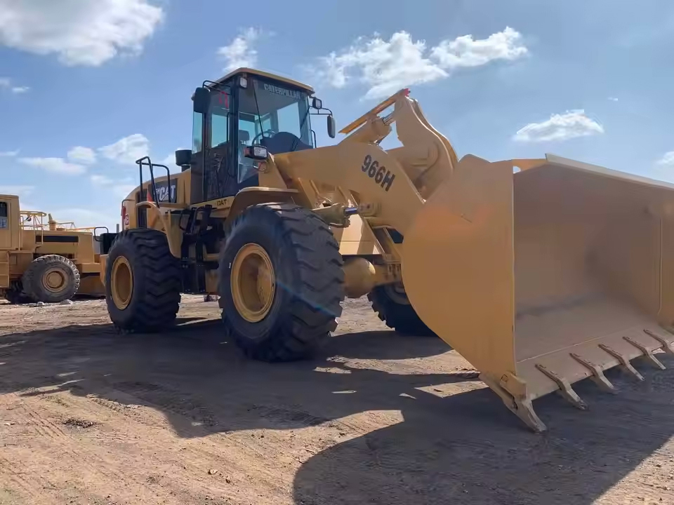 966H Wheel Loader Caterpillar - Capacity: Upto 4 Ton