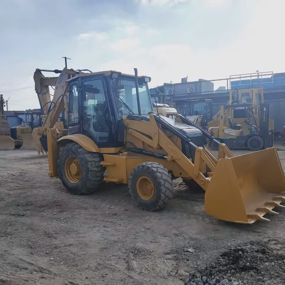 416E 4X4 Wheel Backhoe Loader Machinery - Capacity: Upto 5 Ton