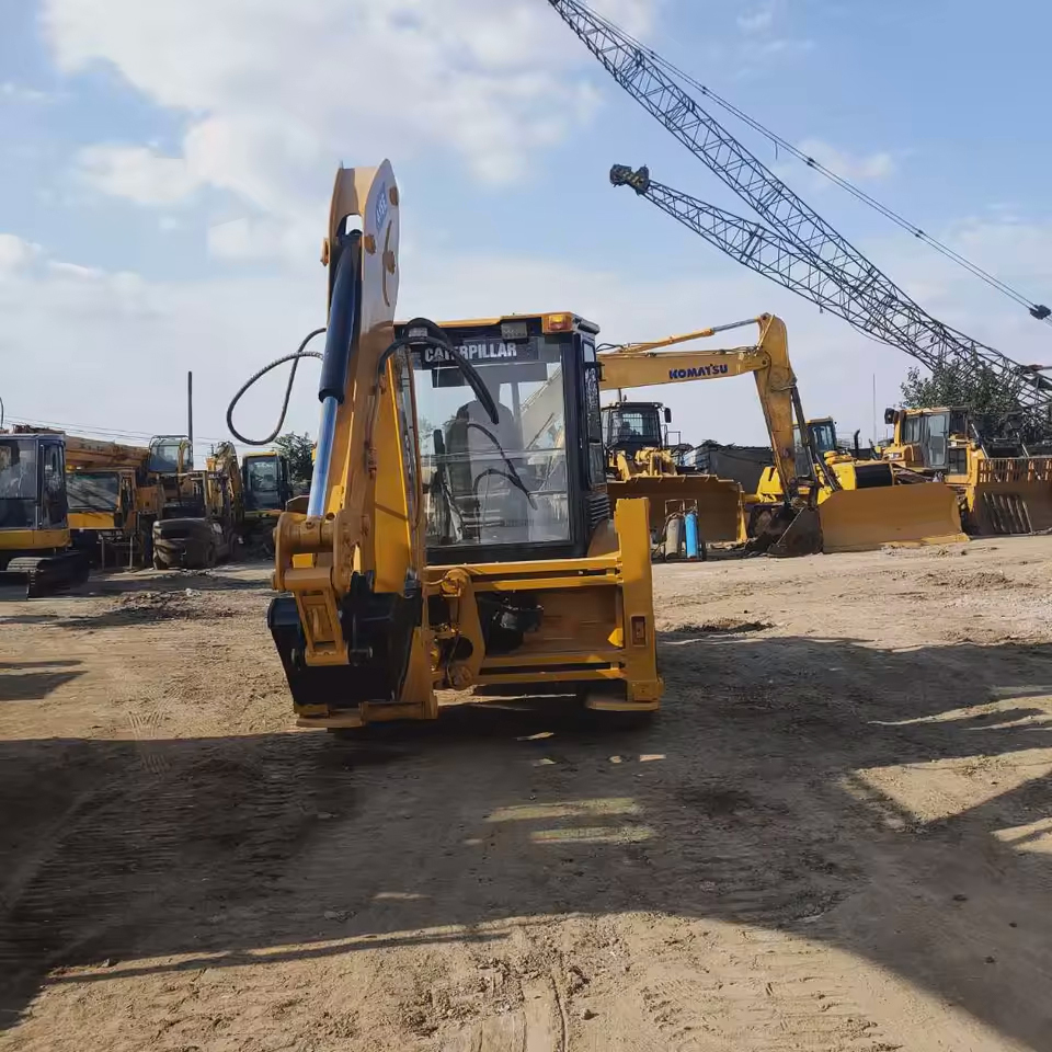 4x4 Wheel Backhoe Loader Machinery - Capacity: Upto 5 Ton