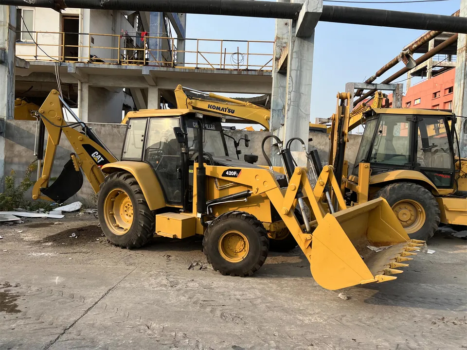 420F Backhoe Loader - Capacity: Upto 4 Ton