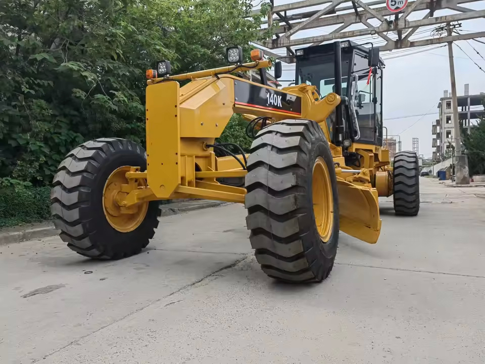 140K Induatrial Motor Grader - Capacity: Upto 5 Ton