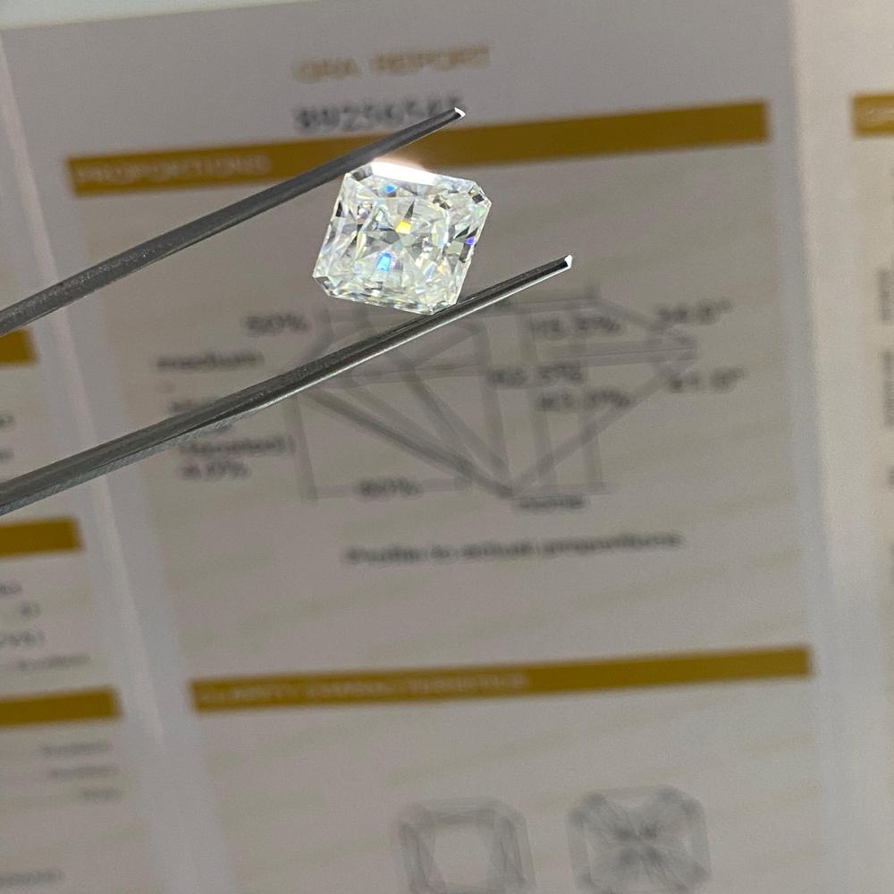 GRA radiant Moissanite