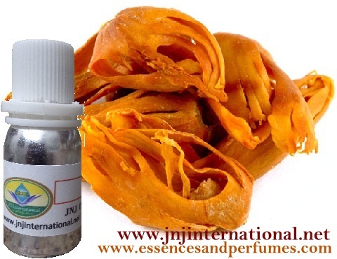 जावित्री आवश्यक तेल