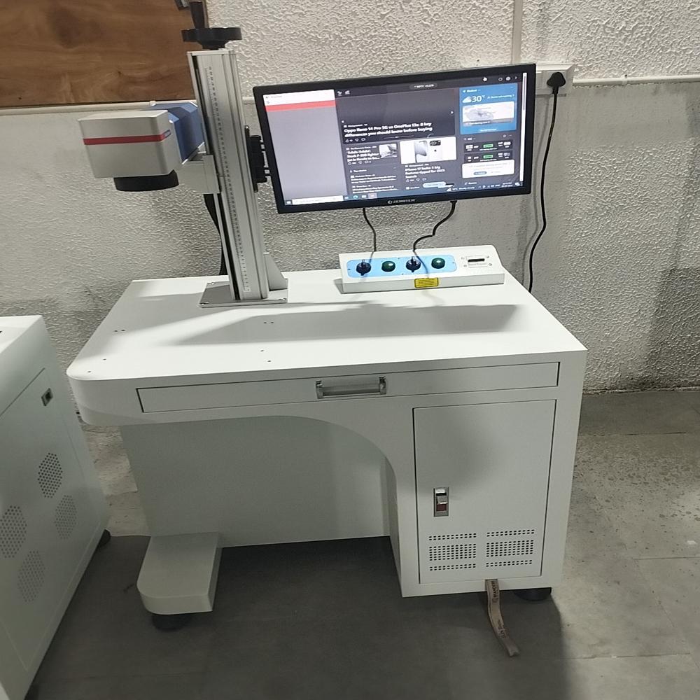 Laser Marking Machine 30w - Accuracy: 99.99 %