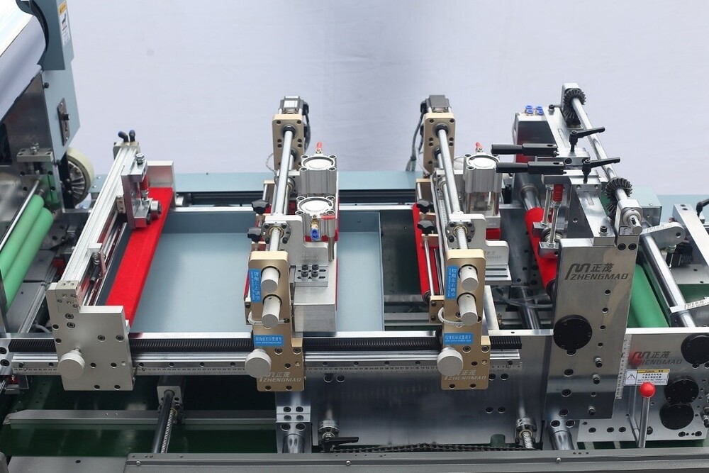 Speciality - V-cut Window Patching Machine - Operating Type: Automatic