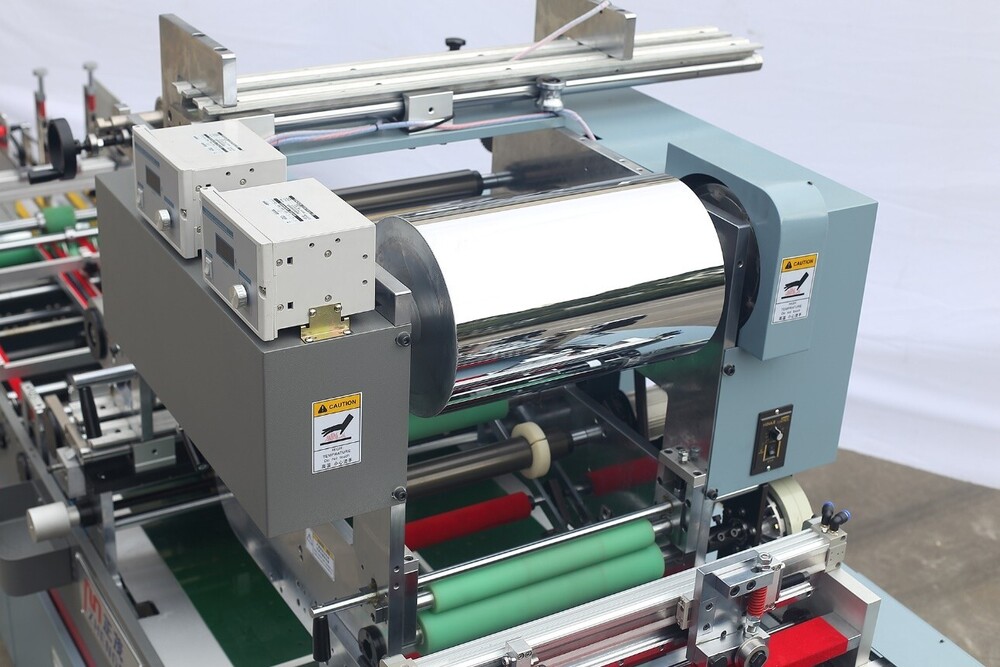 Speciality - V-cut Window Patching Machine - Operating Type: Automatic