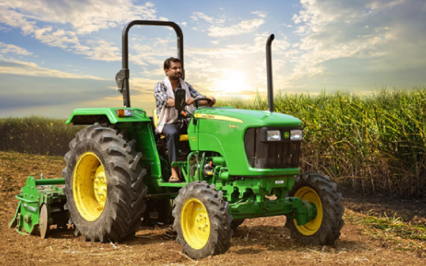 Kubota 5501 4wd Tractor - Color: Orange