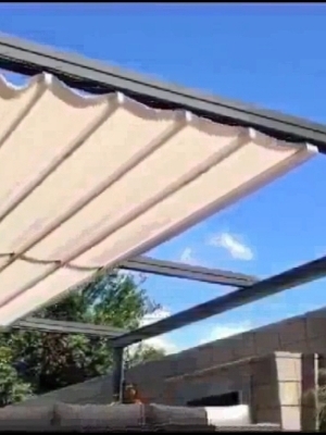 Retractable canopy