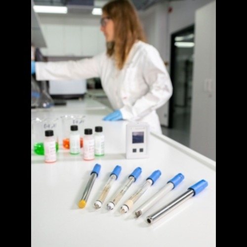 Multiparameter Handheld Liquiline Mobile Cml18 - Dimension (L*w*h): 84 X 54 X 47 Mm (H X W X D) 3.31 X 2.13 X 1.85 Inch (H X W X D) Millimeter (Mm)