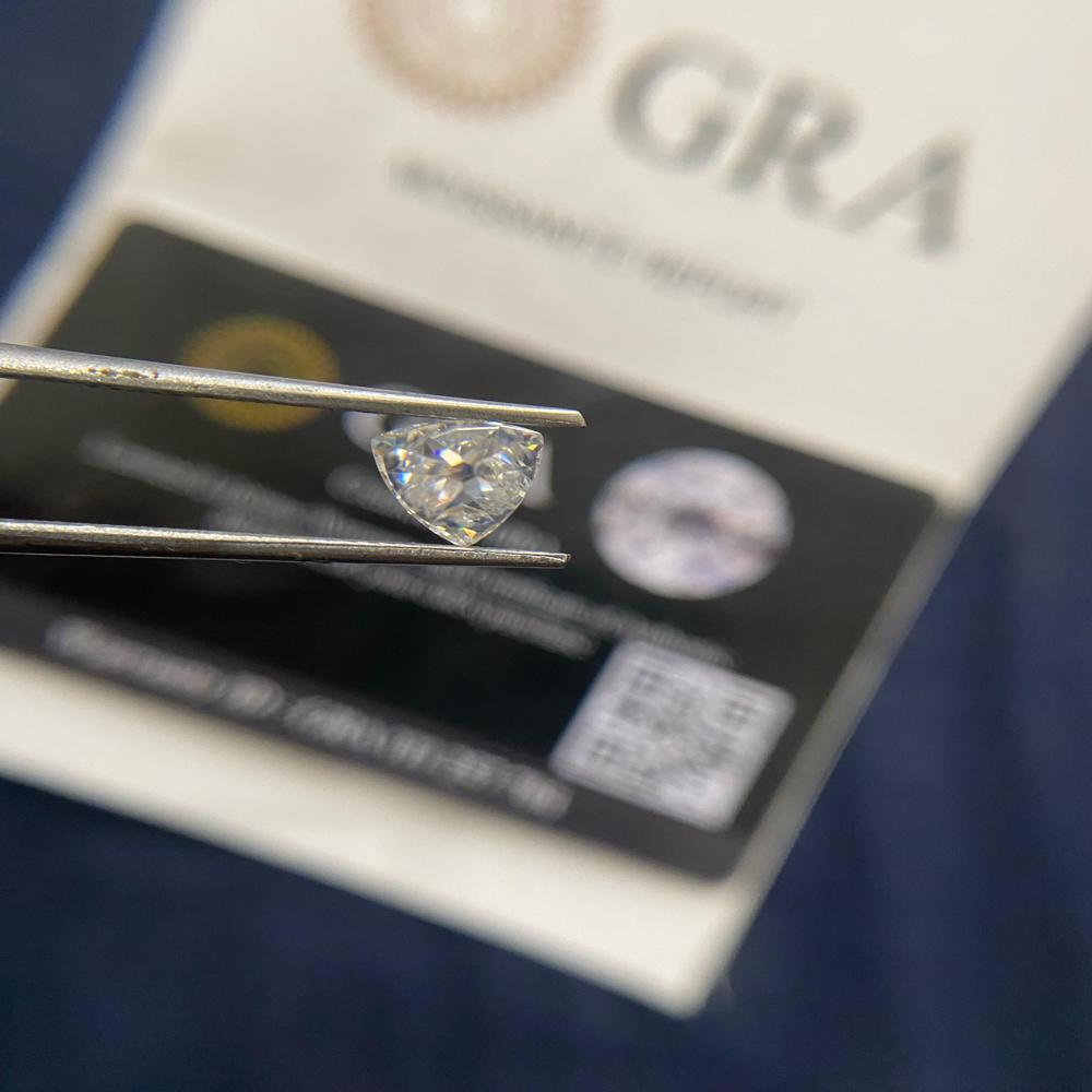 GRA Certified Trillion Cut Moissanite Diamond D VVS1 Clarity Excellent Cut for Jewellery