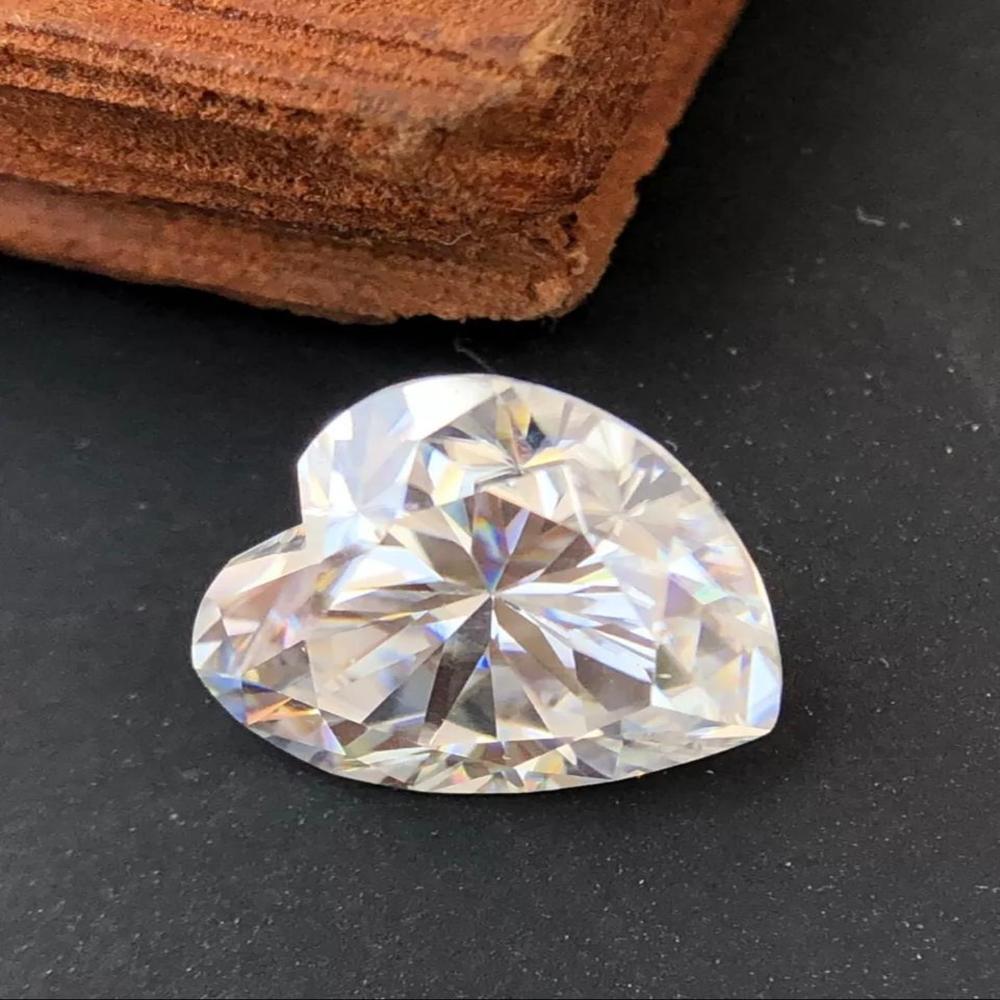 GRA Certified Heart Shape Moissanite Diamond D VVS1 Clarity Excellent Cut For Jewellery