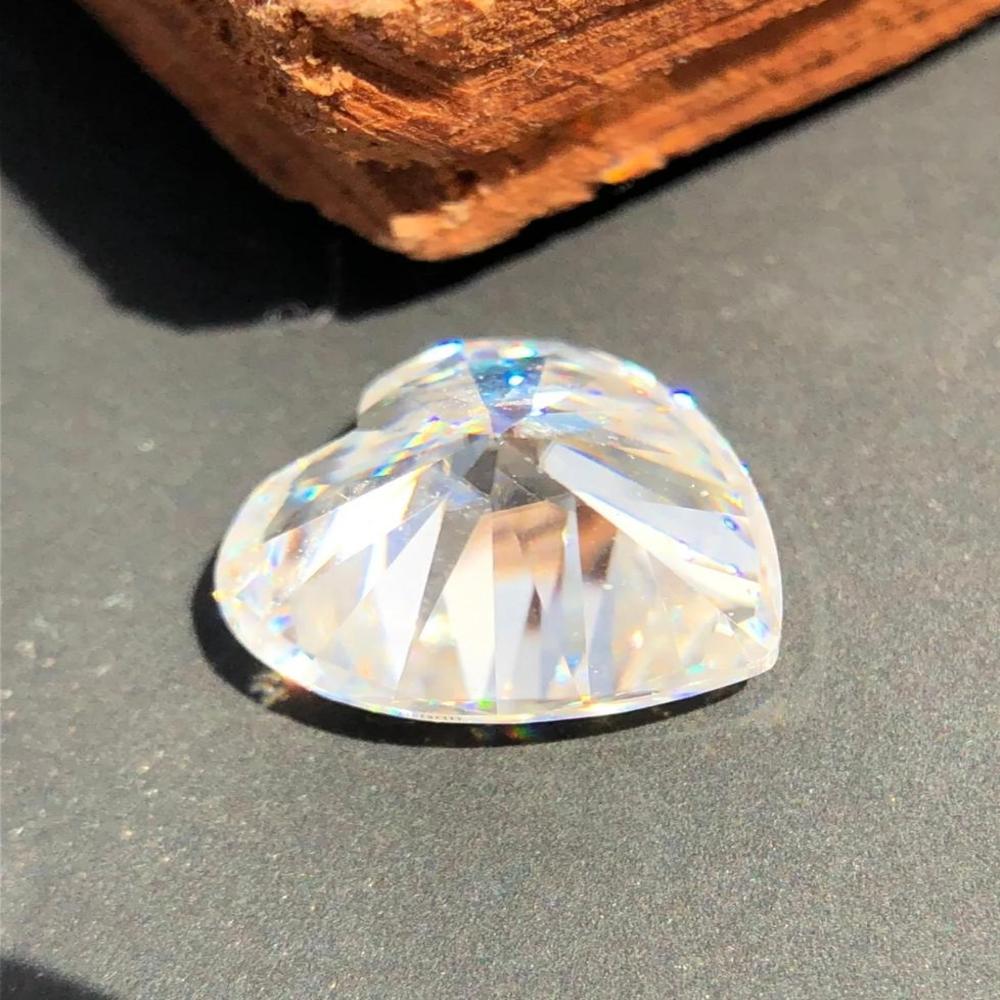 GRA Certified Heart Shape Moissanite Diamond D VVS1 Clarity Excellent Cut For Jewellery