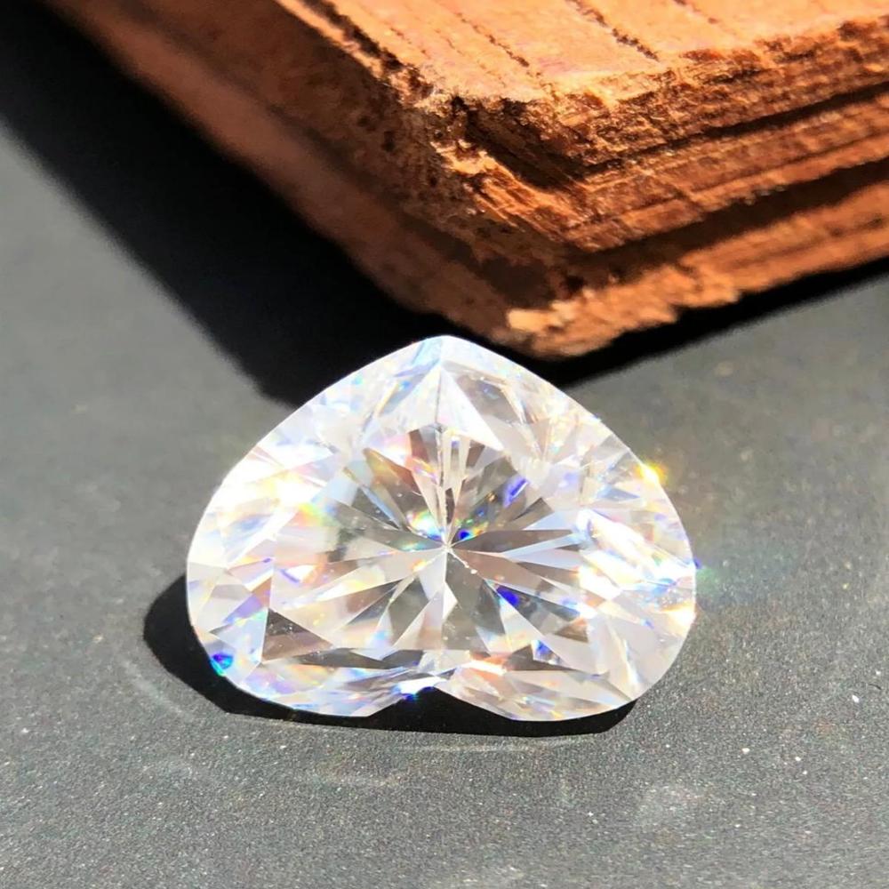 GRA Certified Heart Shape Moissanite Diamond D VVS1 Clarity Excellent Cut For Jewellery