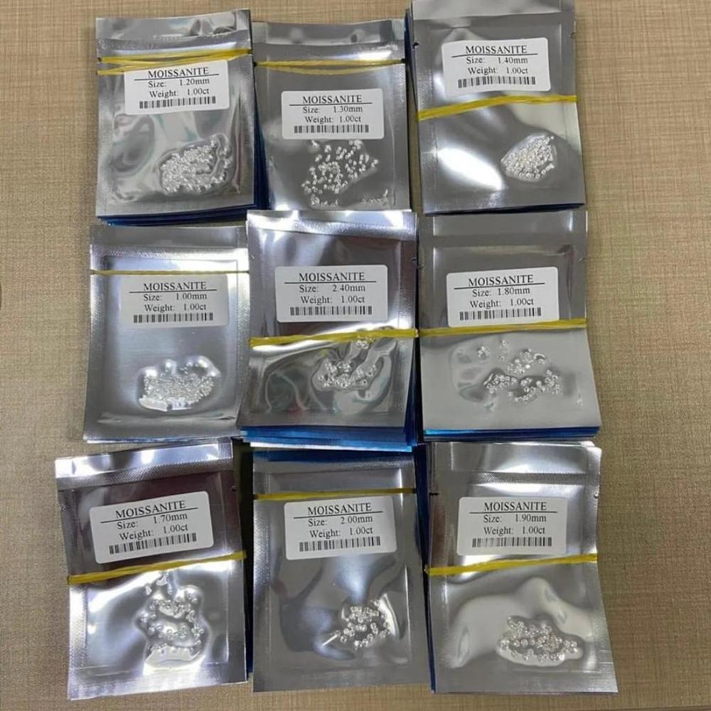 0.70-0.90MM 1 ct. sealed packed Moissanite Pouches D VVS1 Clarity for Jewellery