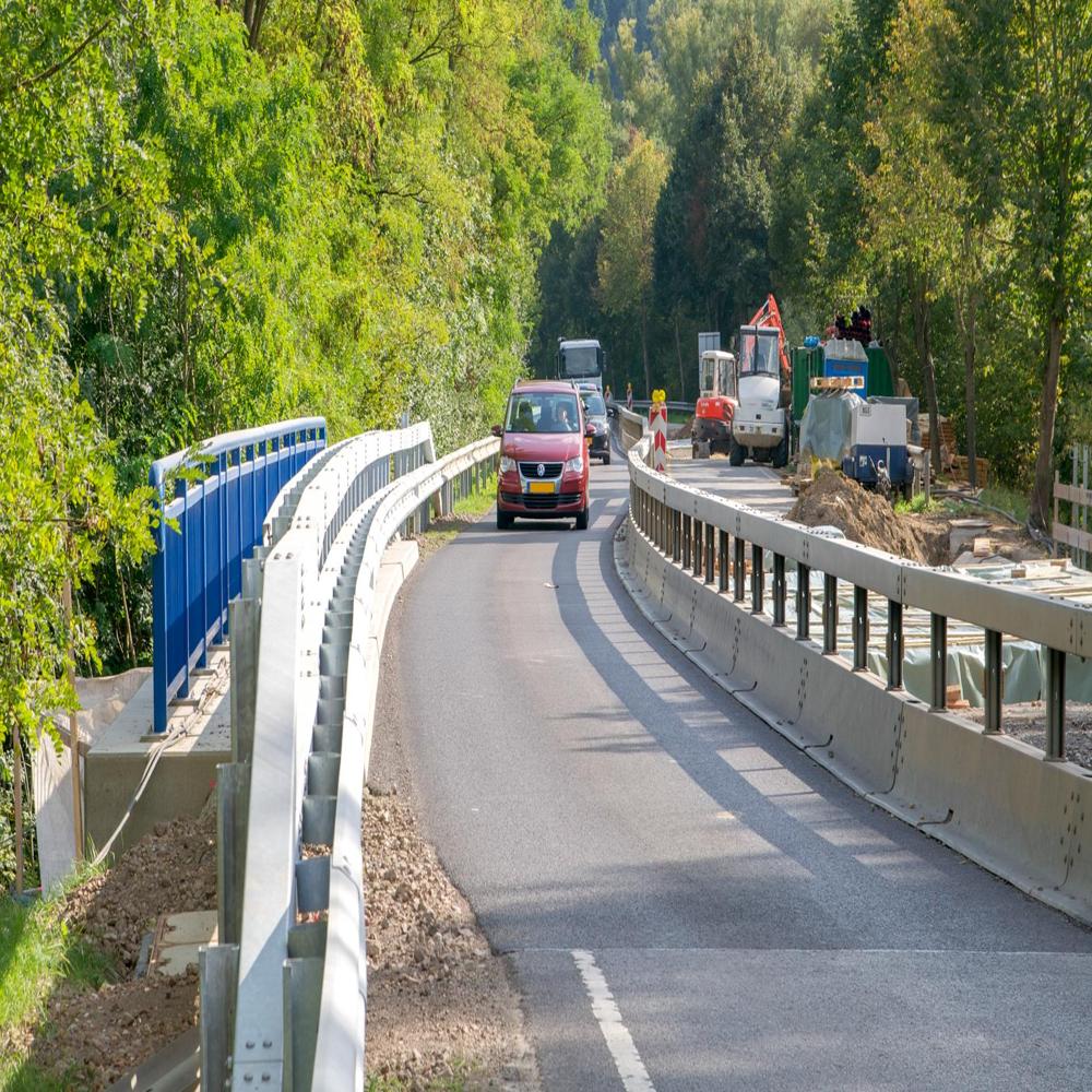 3X5X1800mm Metal Crash Barrier