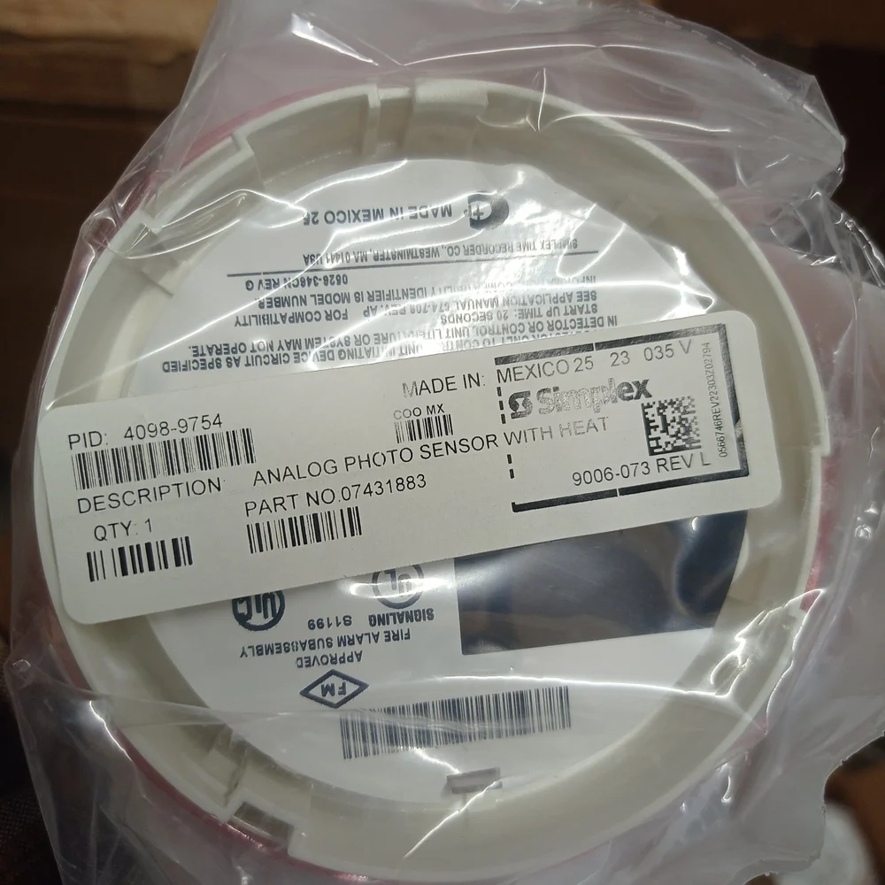 Simplex 4098-9764 Multi Sensor Detector With Base - Color: White