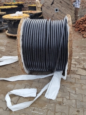 Ht Cable - 220 Volt Rated Voltage, 50-60 Mhz Frequency | Oil, Water, Moisture Resistant, Durable, Available In White, Black, And Silver - Application: Industrial