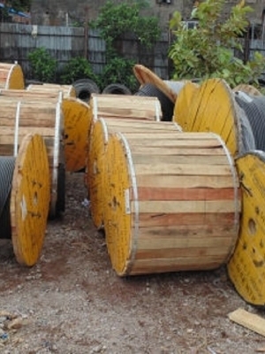 Industrial Electrical Lt Cable - Aluminum Armoured And Unarmoured, 1100V Voltage, 4Sq Mm To 300Sq Mm Thickness, Reliable Dual Nature, High Qualitative Parameters, Standard Packing 500 In Wooden Drum - Cable Capacity: 200A Ampere (Amp)