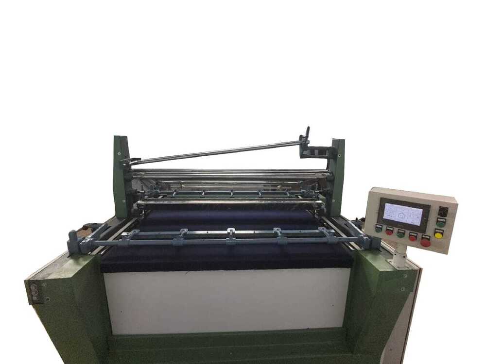 Automatic Fabric Folding Machine