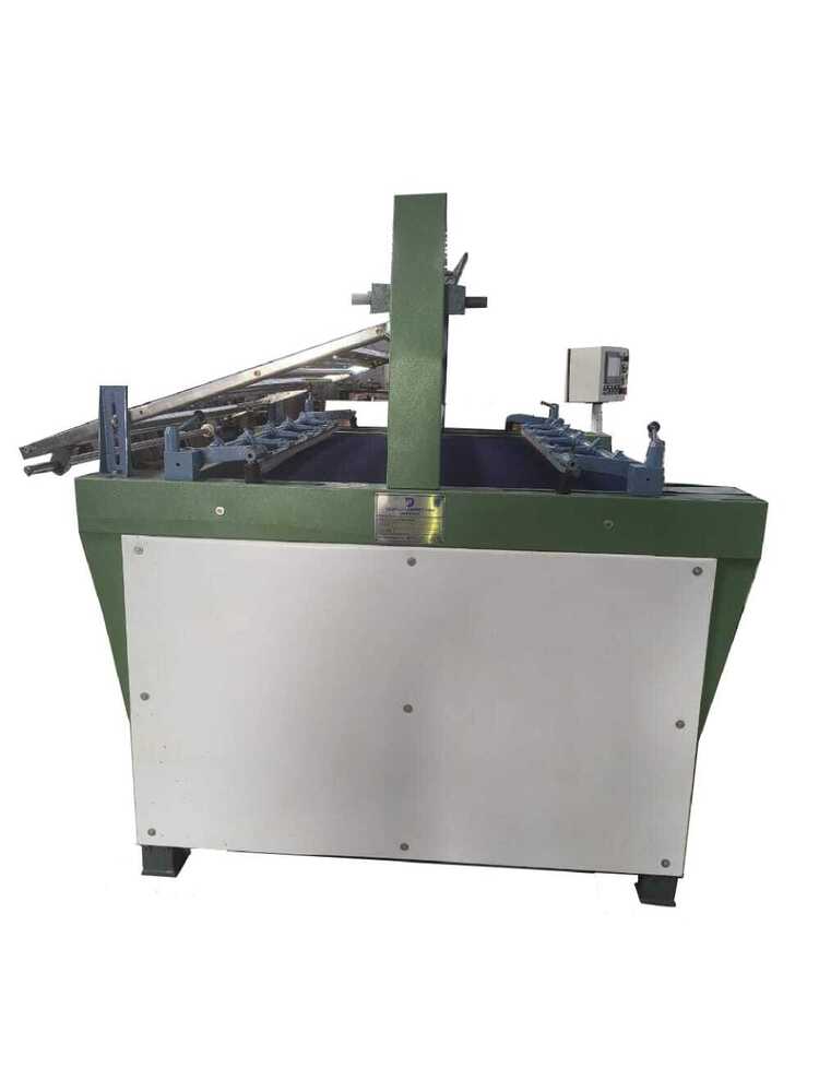 Automatic Fabric Folding Machine - Manufacturing Year: Latest Months