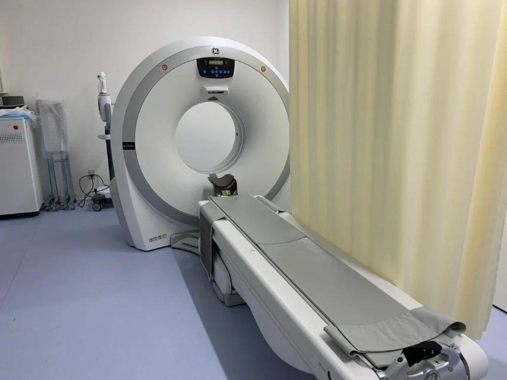 Ct Scan Machine - Color: White