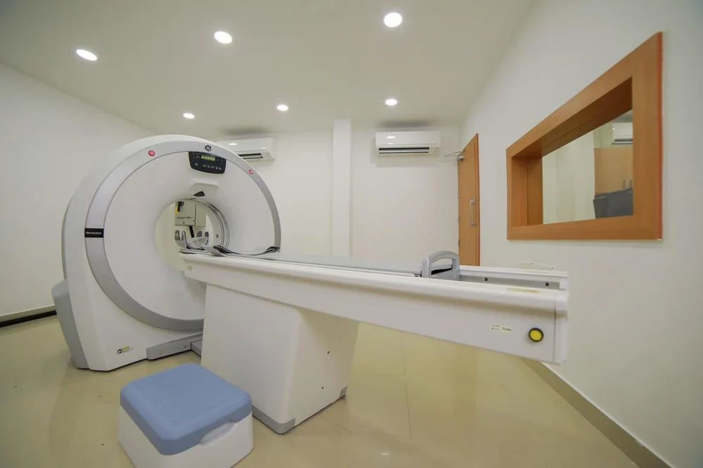 Ct Scan Machine - Color: White