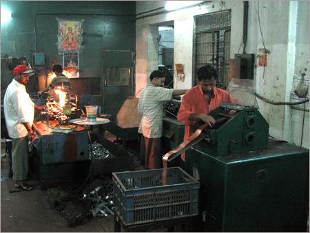 ट्यूब फिन बनाने की मशीन