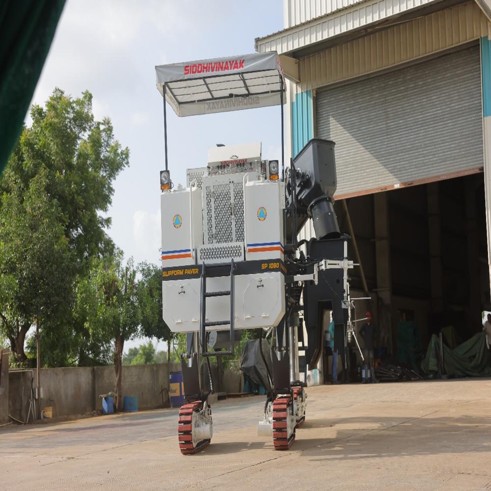 Slipform Paver Machine