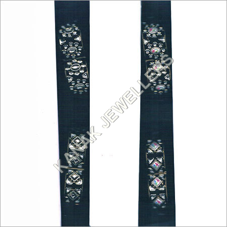 कृत्रिम काला गहना