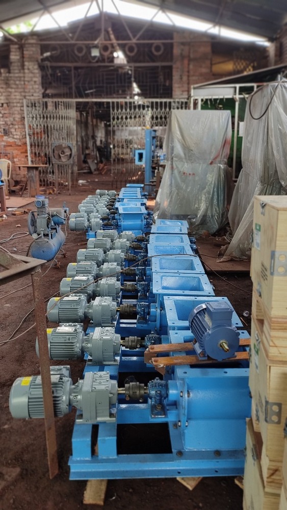 Industrial Airlock Valves - Color: Blue/white