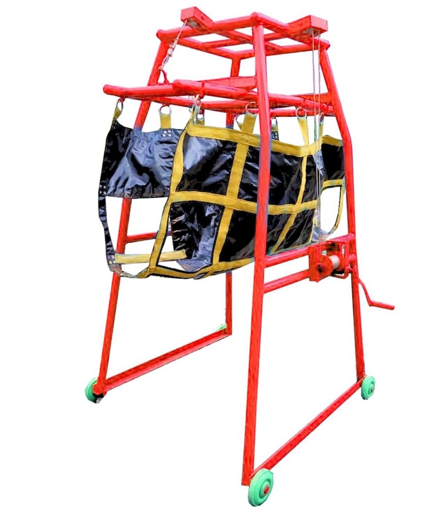 Cow Lifiting Machine - Color: Red