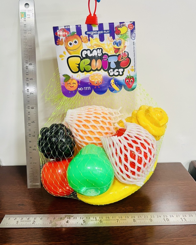 Plastic fruits set