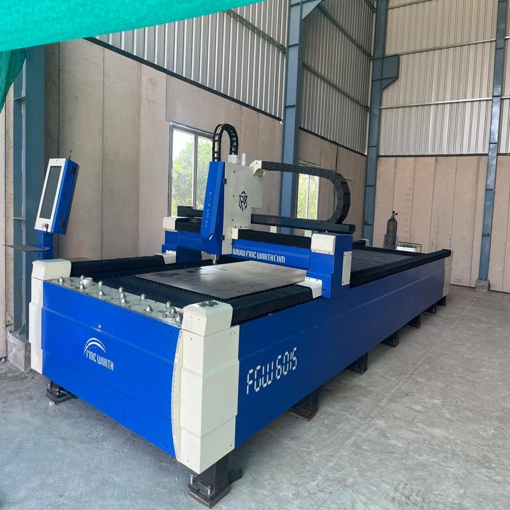 CNC FIBER LESAR CUTTING MACHINES