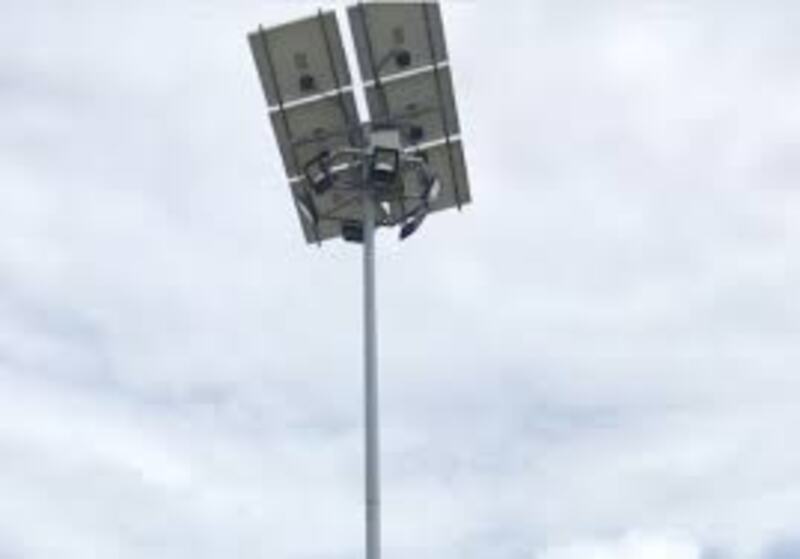 Solar High Mast Light - Color: Warm White