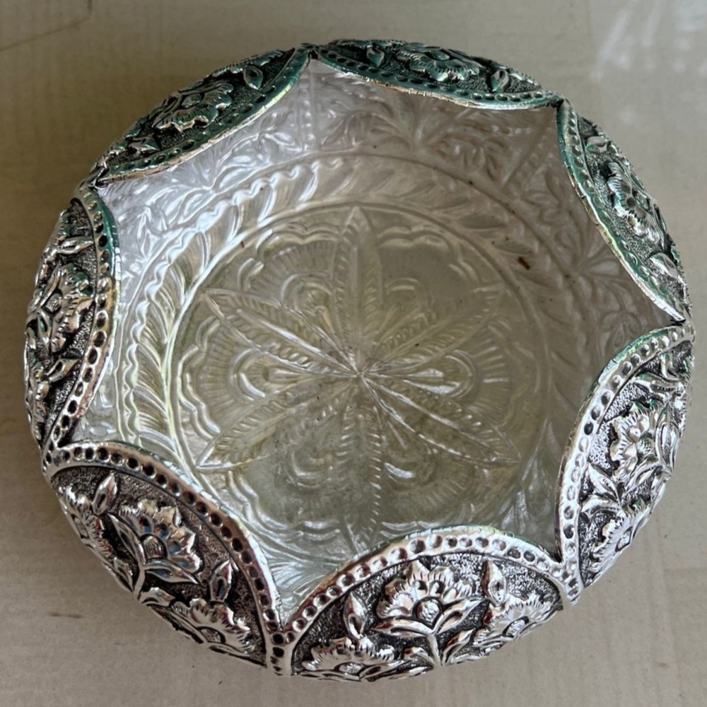 6 Inch Silver Finish Small Flower Cut Urli