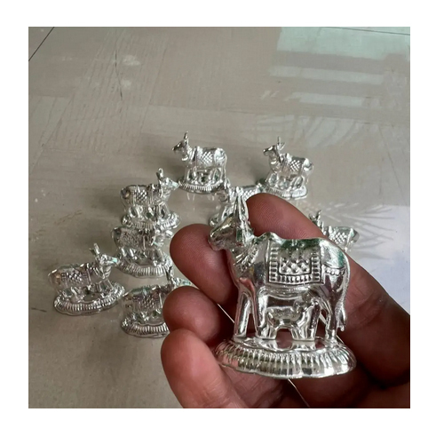 Medium Shiny Cows - Color: Silver