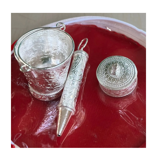 Holi Hamper With Velvet Zip Pouch - Color: Silver