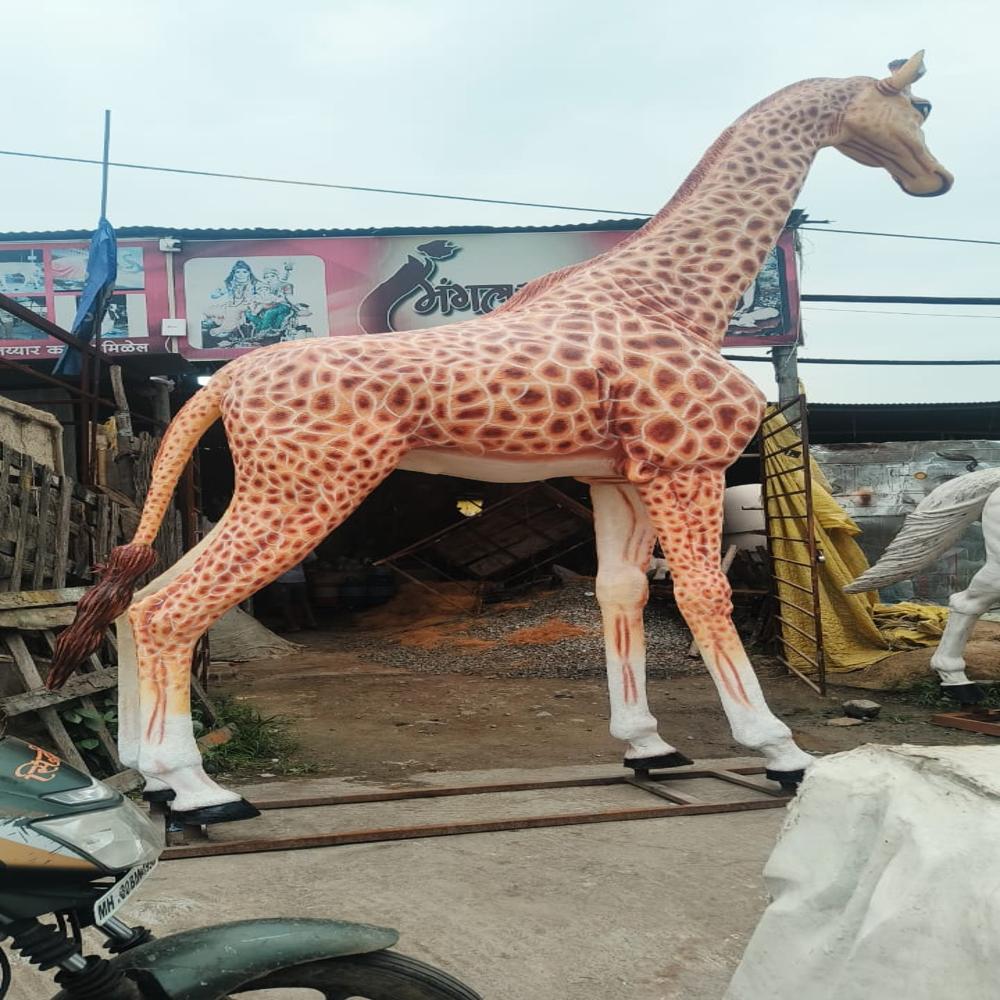Fiber Giraffe Statue