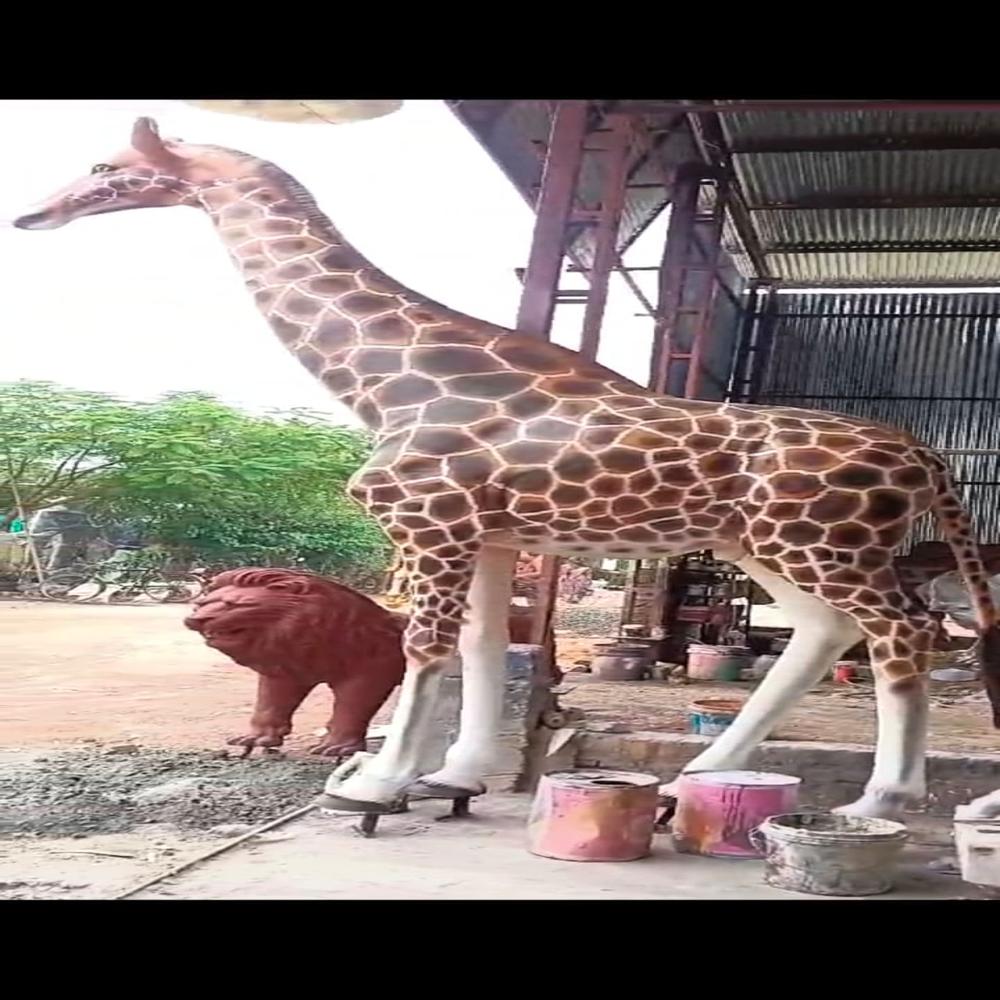 Fiber Giraffe Statue - Color: Multi