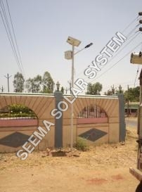 सौर स्ट्रीट लाइट