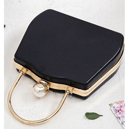Metal Claps Clutch Frame With Handle - Hardness: Rigid