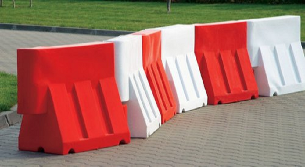 Water Road Barrier