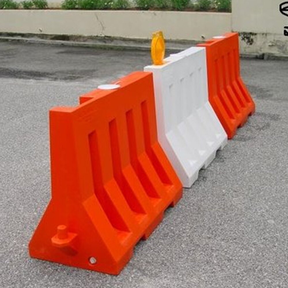 Water Road Barrier