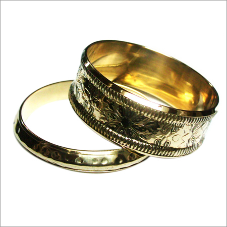 डिजाइनर पीतल की चूड़ियों का सेट