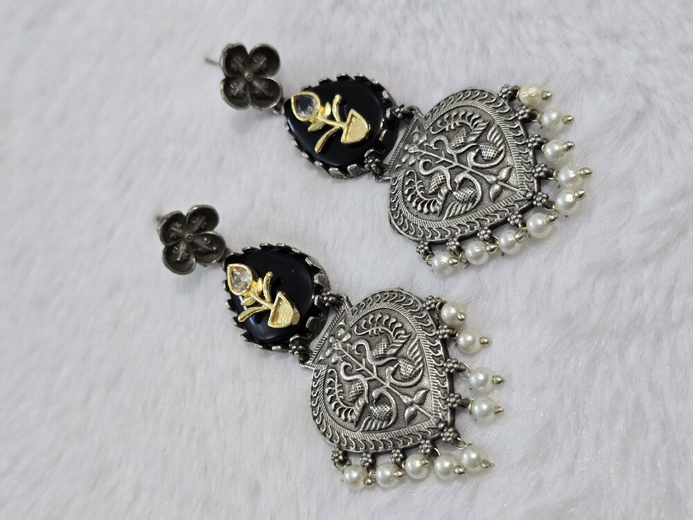 Oxidized Earrings - Color: Silver