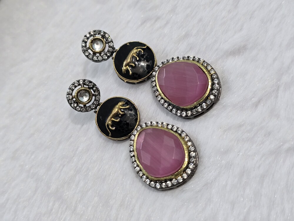 Sabyasachi Earrings - Color: Multicolor
